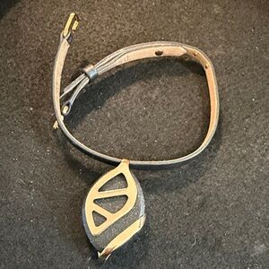 Bellabeat Smart Tractor Black Leather Bracelet with Gold Leaf Pendant